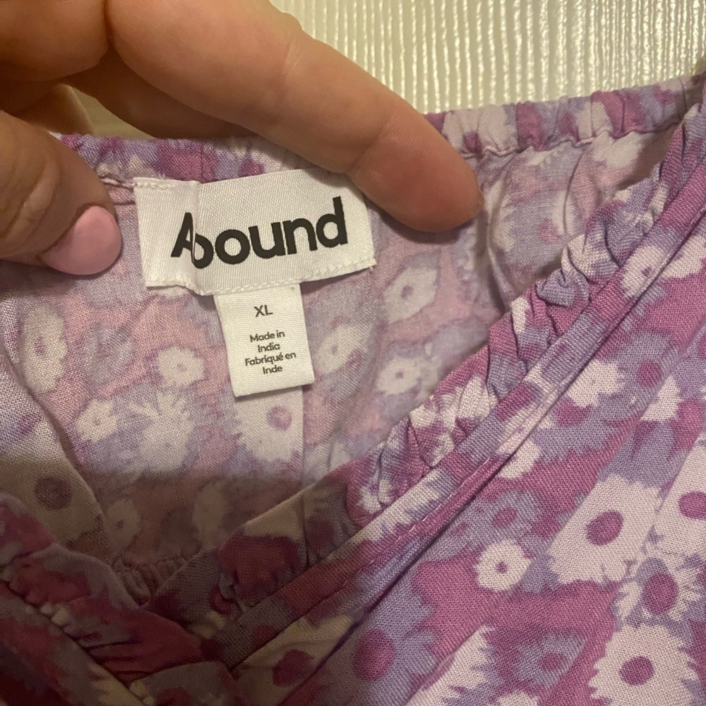 Abound - Purple Floral Top - Picture 2 of 4
